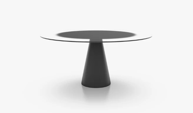 Elegant Tables from the New Capod'opera Collection