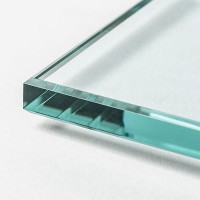 Glass extra light transparent